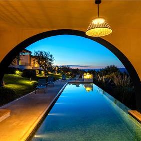 4 bedroom villa with pool near Noto, sleeps 8